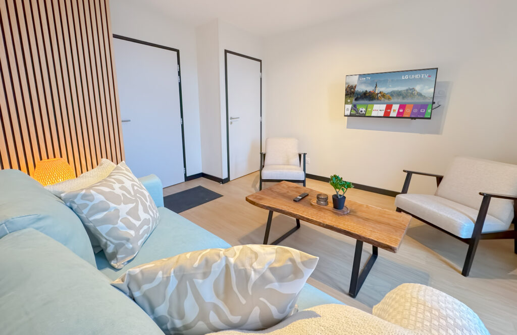 Photo-Hebert_Web-Horiz-05